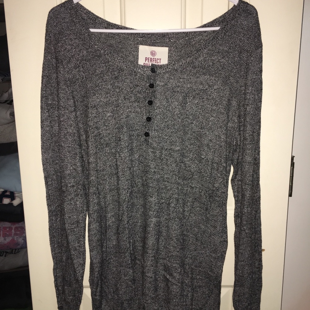 Grey long sleeved pullover